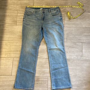 Old Navy Kicker Boot-Cut Jeans Size 14 Short